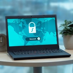 Lavoro da remoto e cybersecurity: 10 strategie essenziali per proteggere la tua azienda